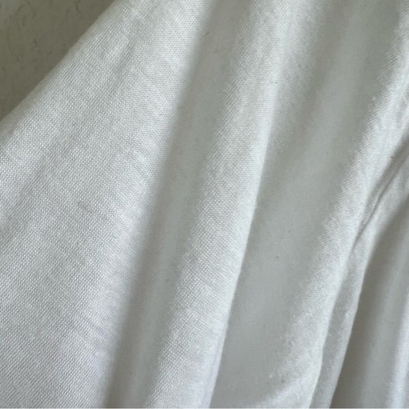 Reformation Women’s White Loose Fit V-Neck T-Shirt - Picture 8 of 13